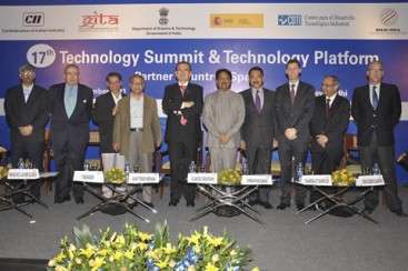 Sesión inaugural de la Cumbre, con las intervenciones del Ministro indio de Ciencia y Tecnología, el Secretario General español de Innovación, el Embajador de España en India y el Secretario General de la FCEI, entre otros