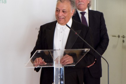 Zubin Mehta, moved by the 1st SICF Award