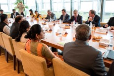 Reunión de los parlamentarios indios con el secretario de Estado de Asuntos Exteriores, Ignacio Ybañez