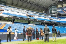 Imagen que recoge un momento de su visita al estadio del Real Madrid.