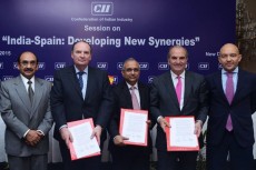 CEOE, CII y la Cámara de España firman memorándum en Delhi