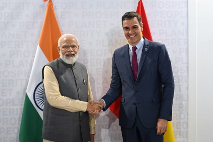 Pedro Sánchez y Narendra Modi se reúnen en la Cumbre de Líderes del G20